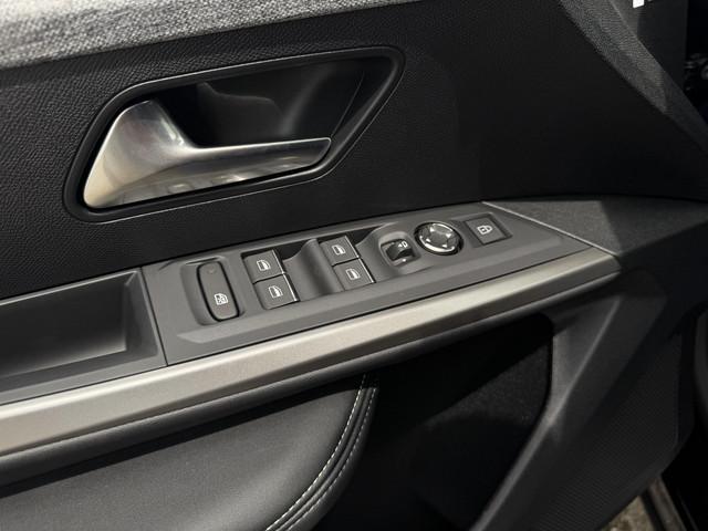 Peugeot E-5008