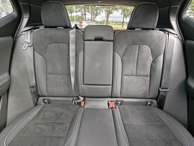 Volvo EX40