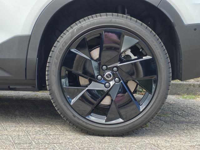 Volvo EX40
