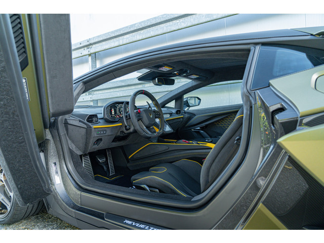 Lamborghini Revuelto