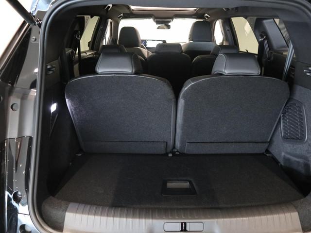 Peugeot E-5008