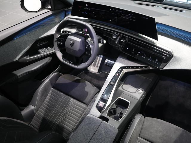 Peugeot E-5008