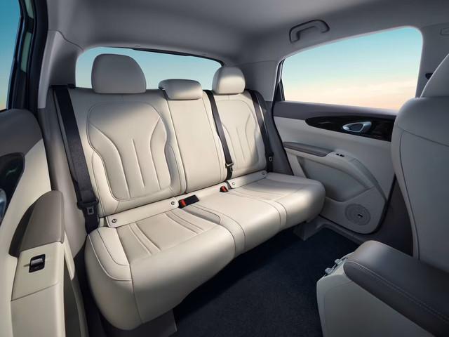 Geely E2