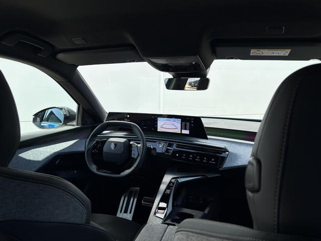Peugeot E-3008