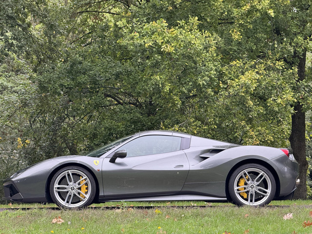 Ferrari 488