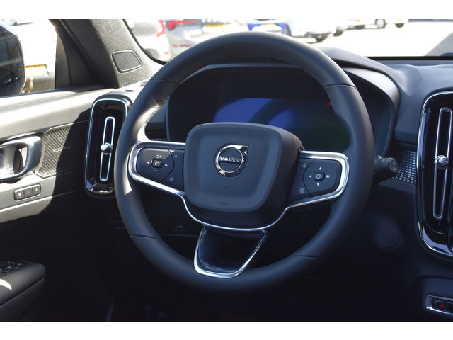 Volvo EX40
