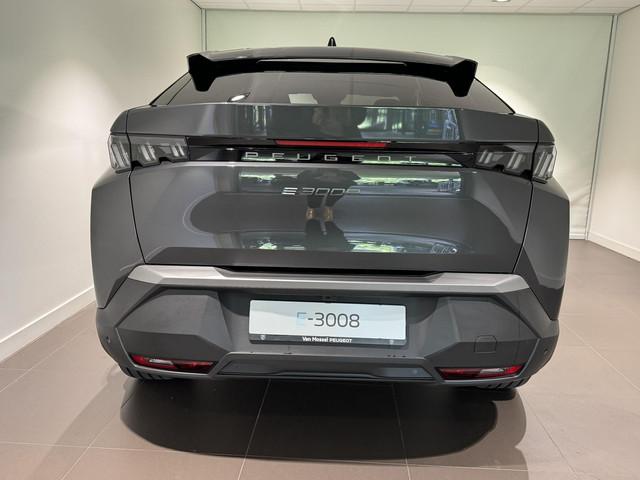 Peugeot E-3008