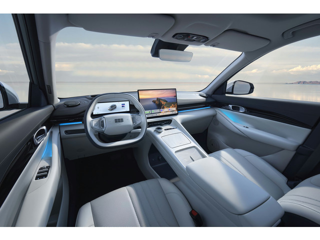Geely E5