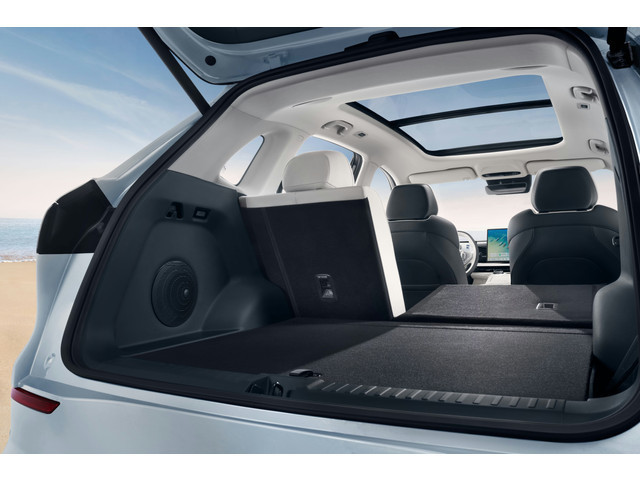 Geely E5