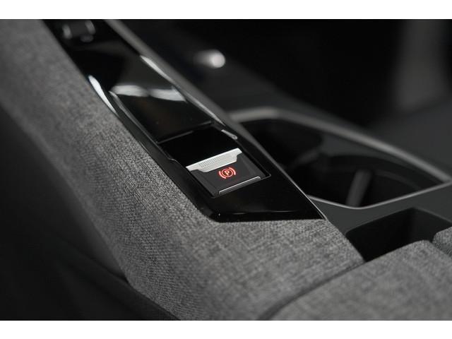 Peugeot E-3008