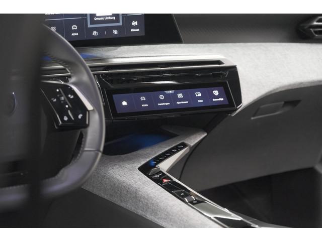 Peugeot E-3008