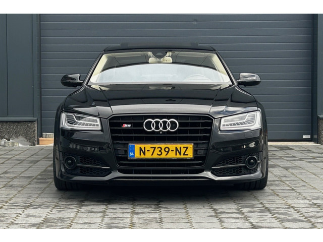 Audi S8