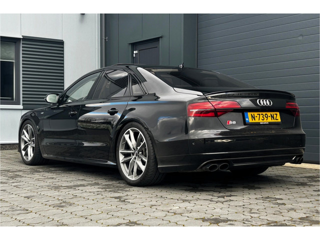 Audi S8