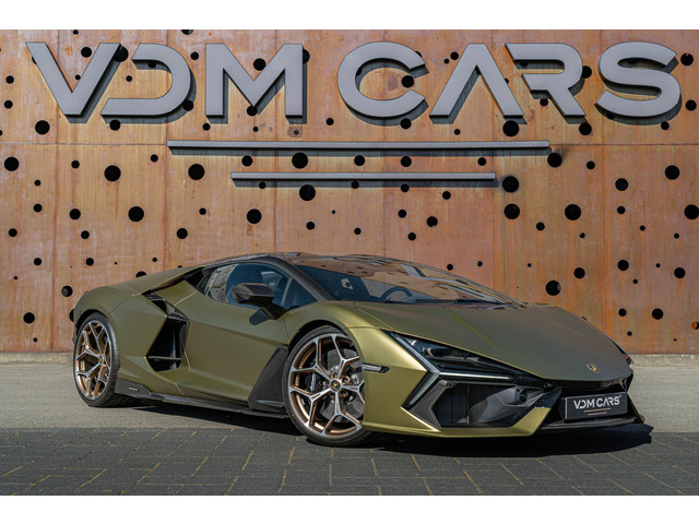 Lamborghini Revuelto