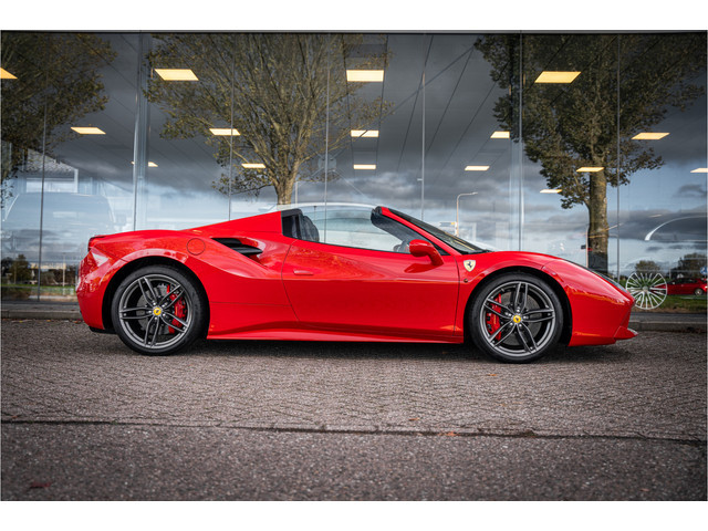 Ferrari 488