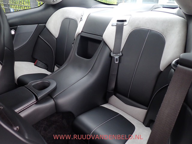 Aston Martin V12 Vanquish