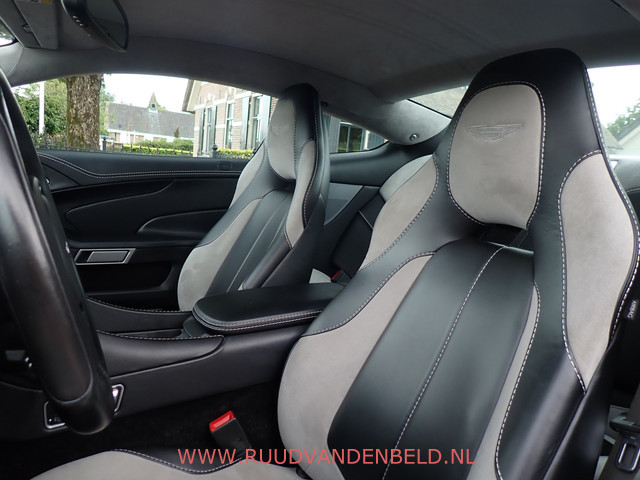 Aston Martin V12 Vanquish