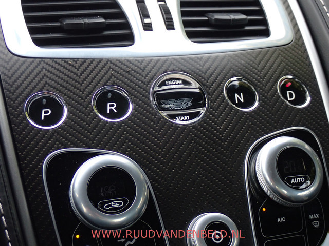 Aston Martin V12 Vanquish