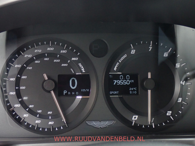 Aston Martin V12 Vanquish