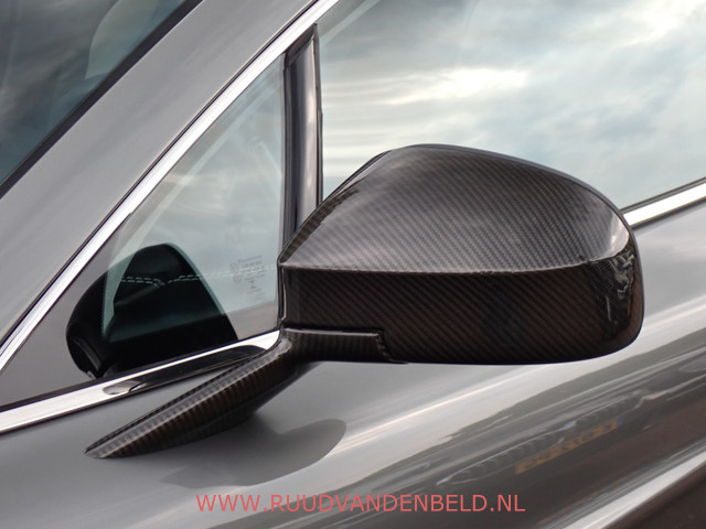 Aston Martin V12 Vanquish