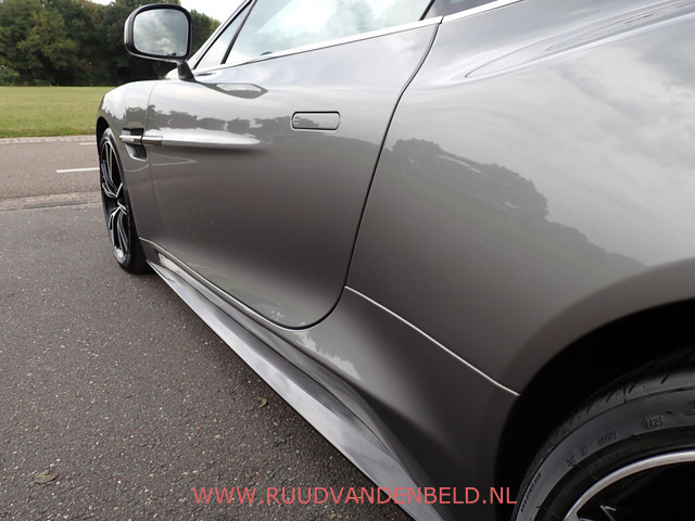 Aston Martin V12 Vanquish