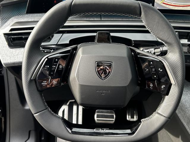 Peugeot E-3008