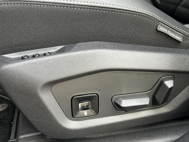 Peugeot E-3008