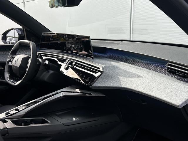 Peugeot E-3008
