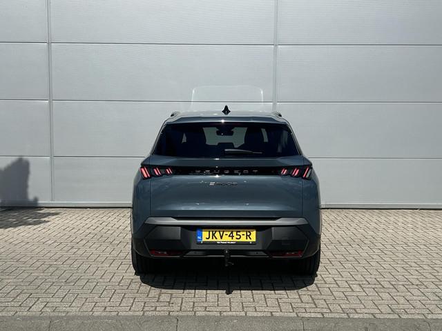 Peugeot E-5008