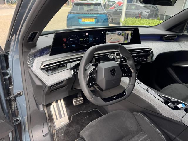 Peugeot E-3008