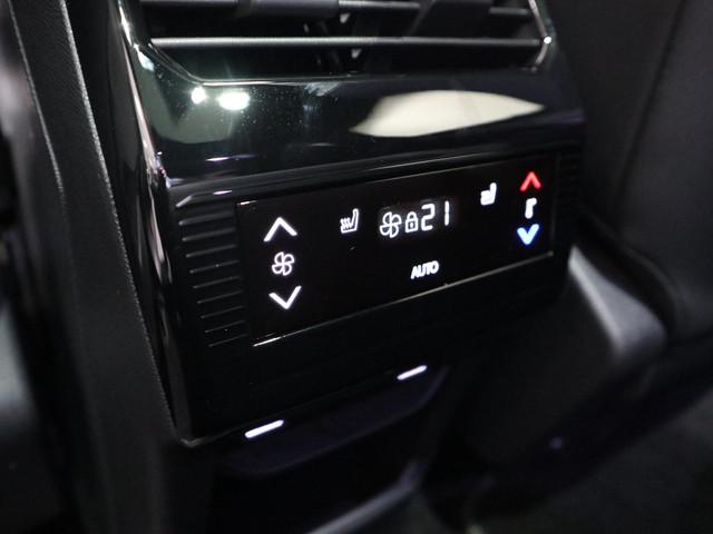 Peugeot E-5008