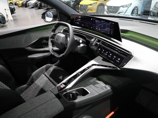 Peugeot E-5008