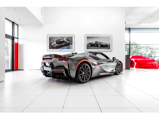Ferrari SF90 Spider