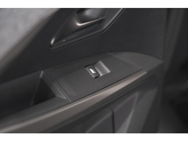 Peugeot E-3008