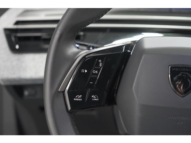 Peugeot E-3008