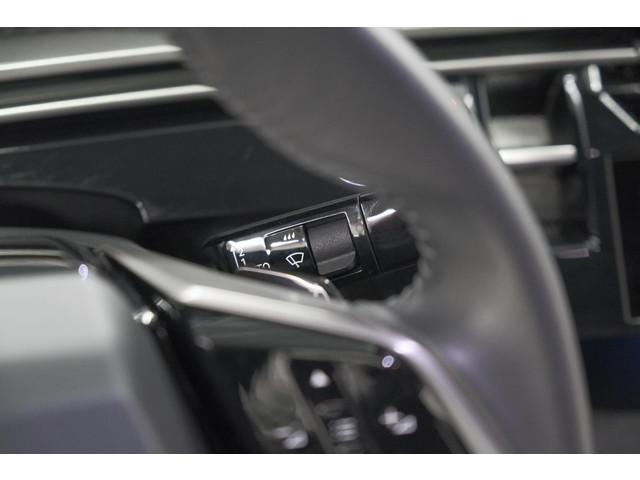 Peugeot E-3008