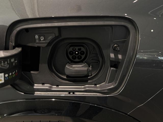 Peugeot E-3008