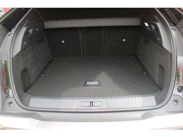 Peugeot E-3008