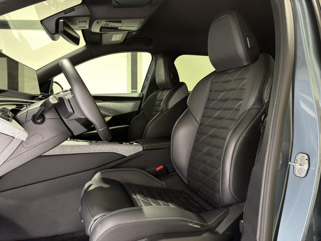 Peugeot E-5008