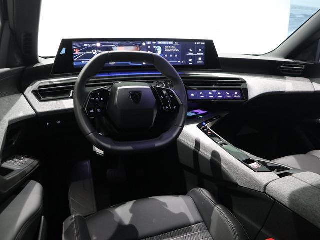 Peugeot E-3008