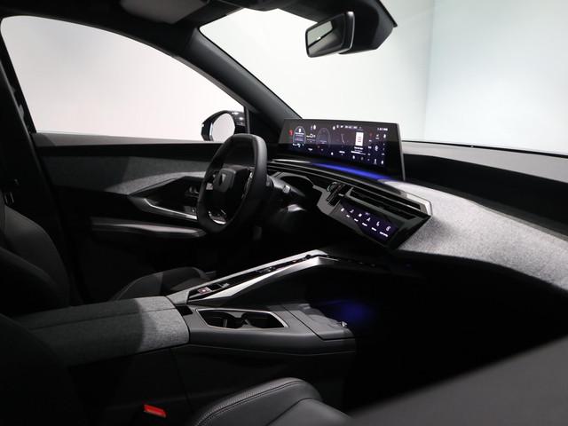 Peugeot E-3008