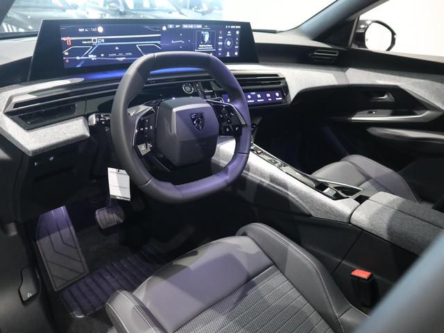 Peugeot E-3008