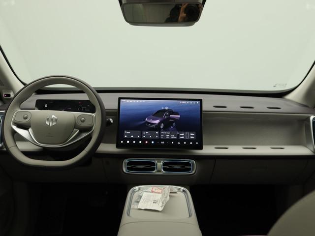 Leapmotor B10