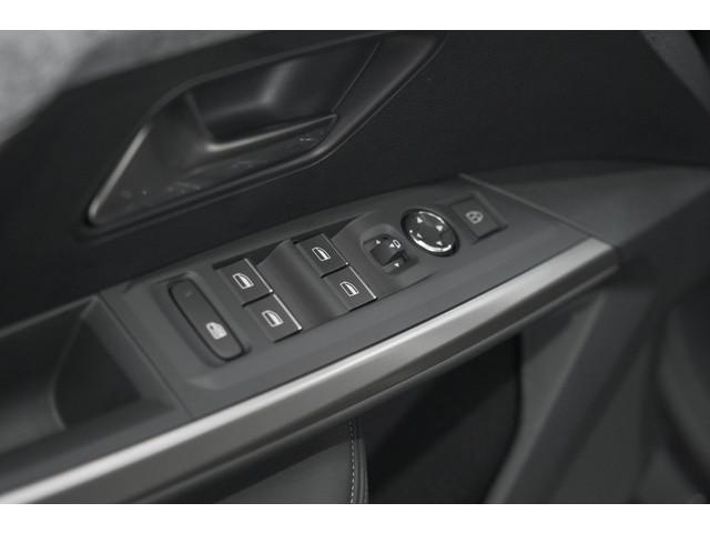 Peugeot E-3008
