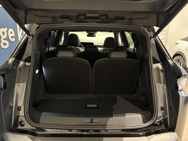 Peugeot E-5008