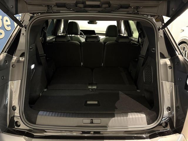 Peugeot E-5008