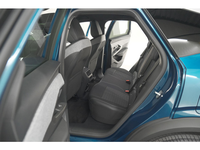 Peugeot E-3008