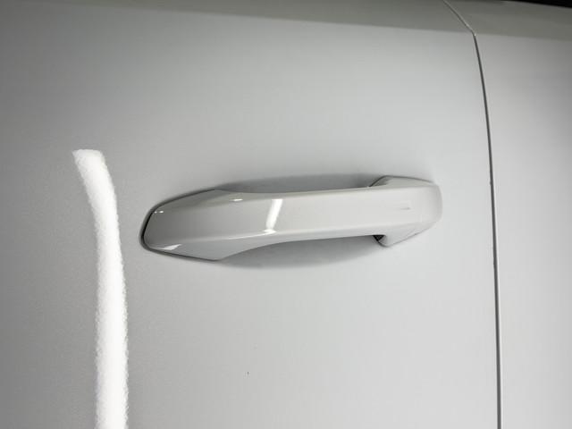 Peugeot E-3008
