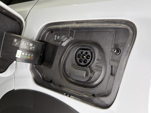 Peugeot E-3008