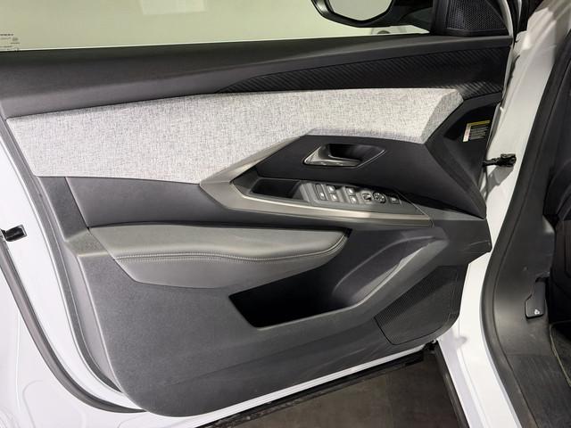 Peugeot E-3008